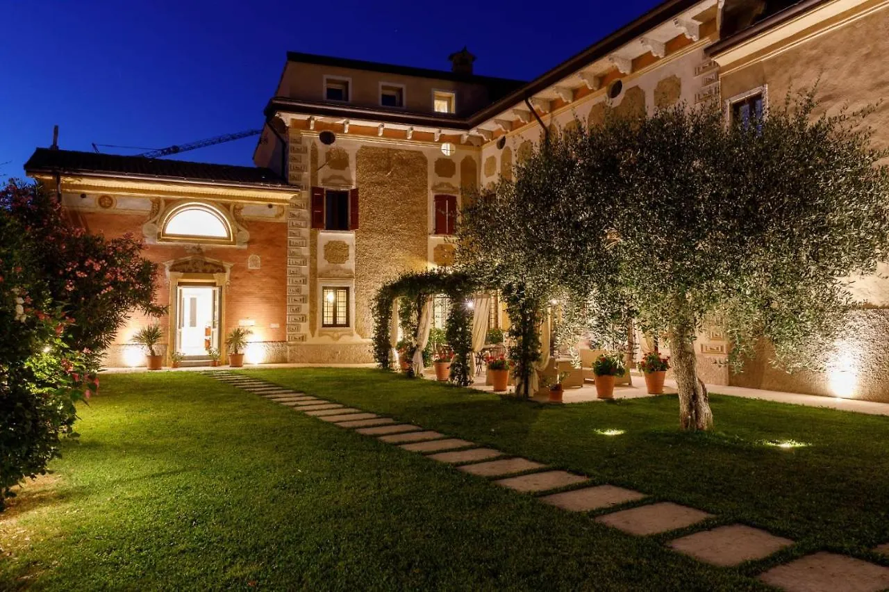 Couette-café Villa Padovani Relais de Charme Pastrengo